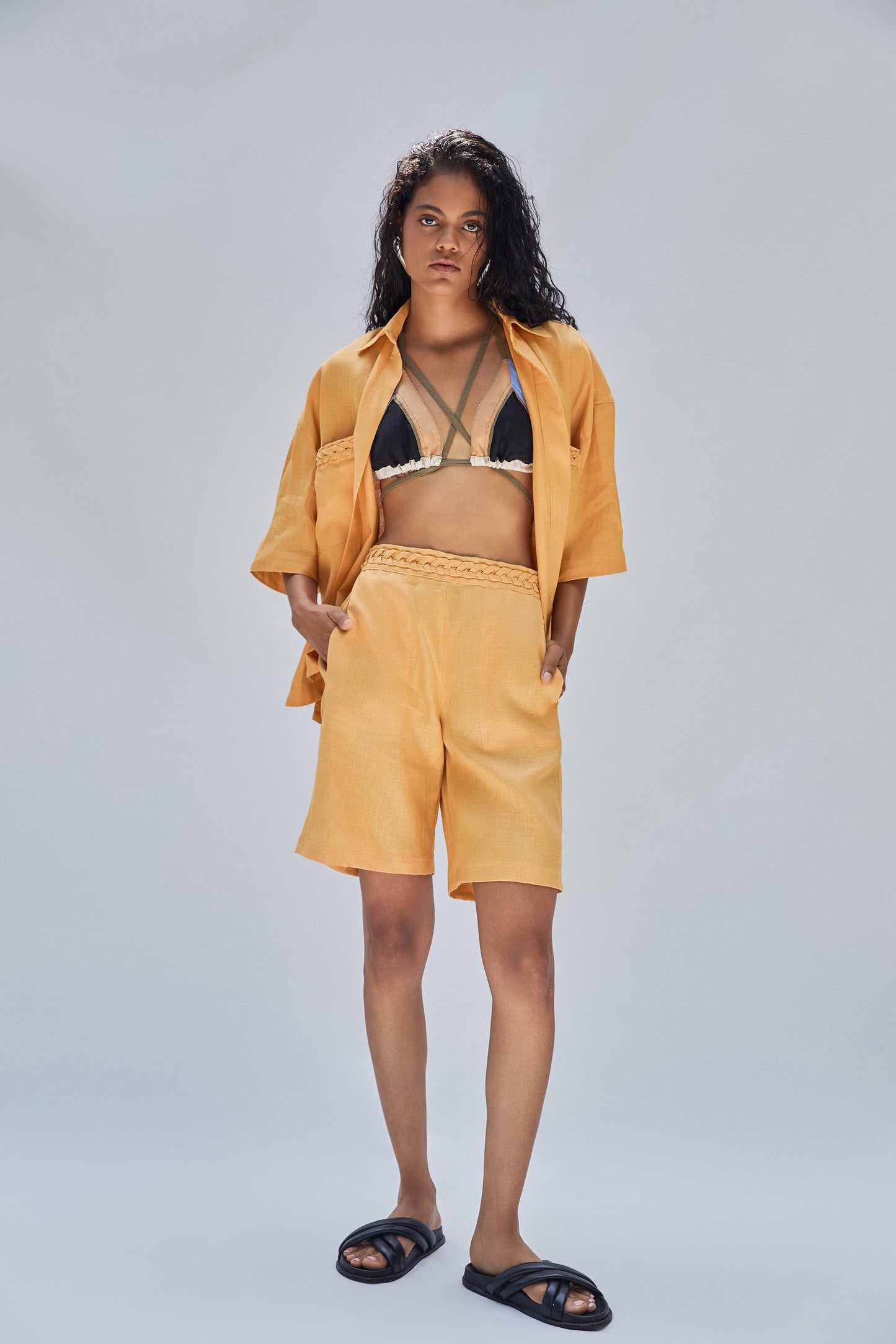 MEL WOMEN SHORTS GOLDEN